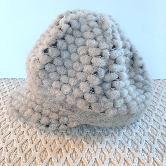 Lafenice Wool Hat - Picture 3 of 6